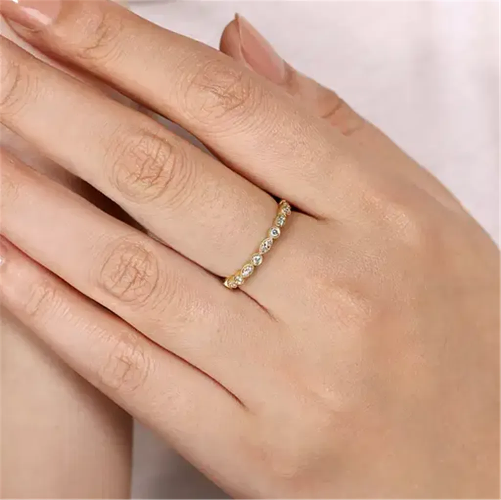 0.25ctw Round & Marquise Scalloped Stackable Band, Size 6.5  14K Yellow Gold