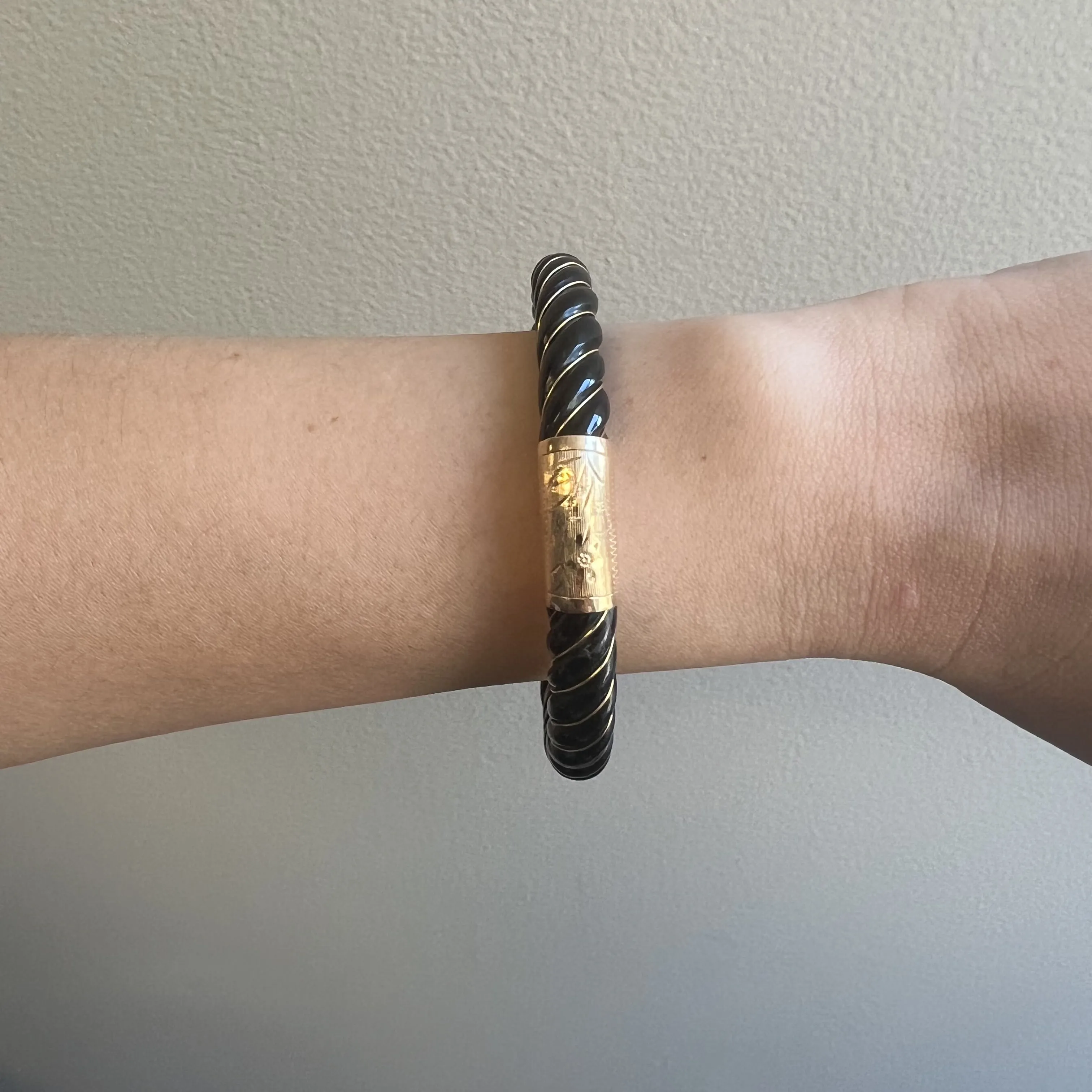 1970s 18KT Yellow Gold Nephrite Jade Bangle Bracelet