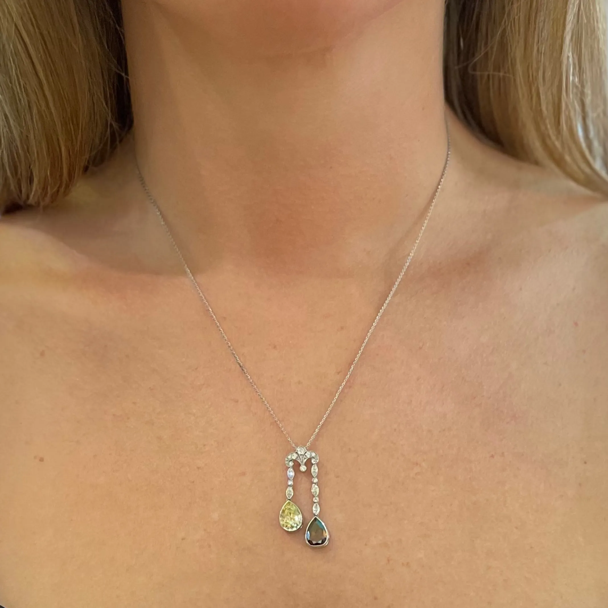 Art Deco 1.80ct Fancy Yellow and 1.54ct Fancy Brown Diamond pendant in Platinum C.1925 - GIA certified