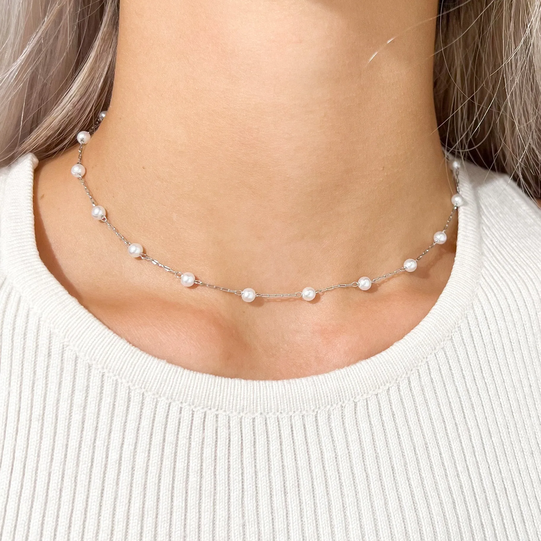 Faux Pearl Choker Necklace
