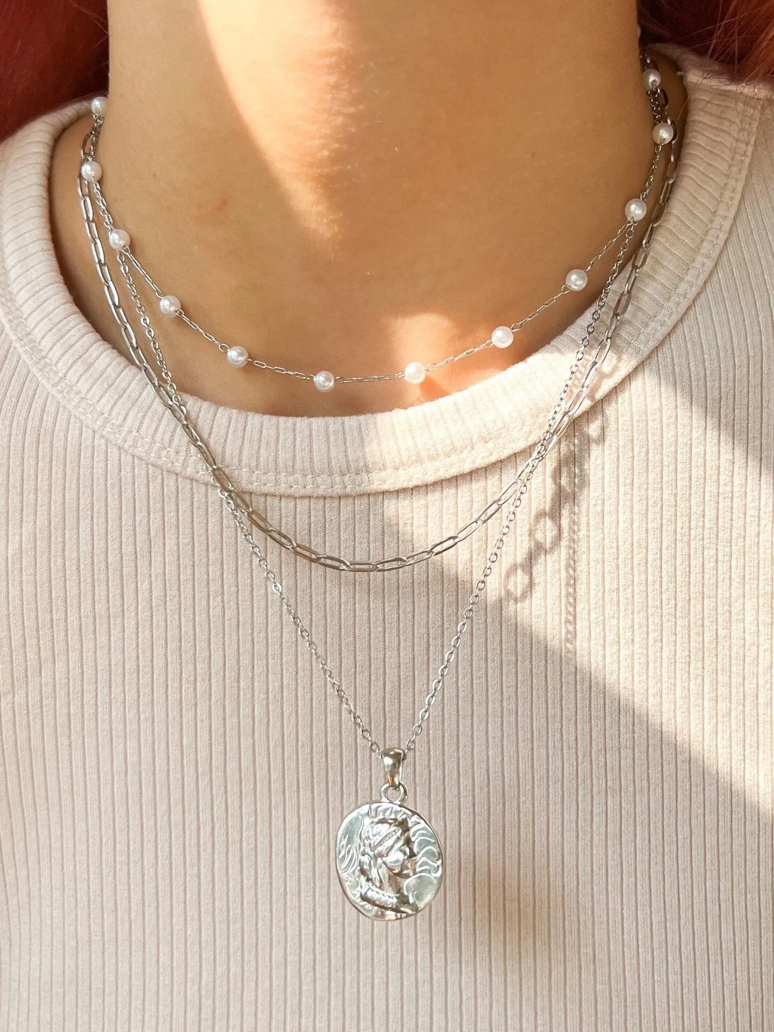 Faux Pearl Choker Necklace