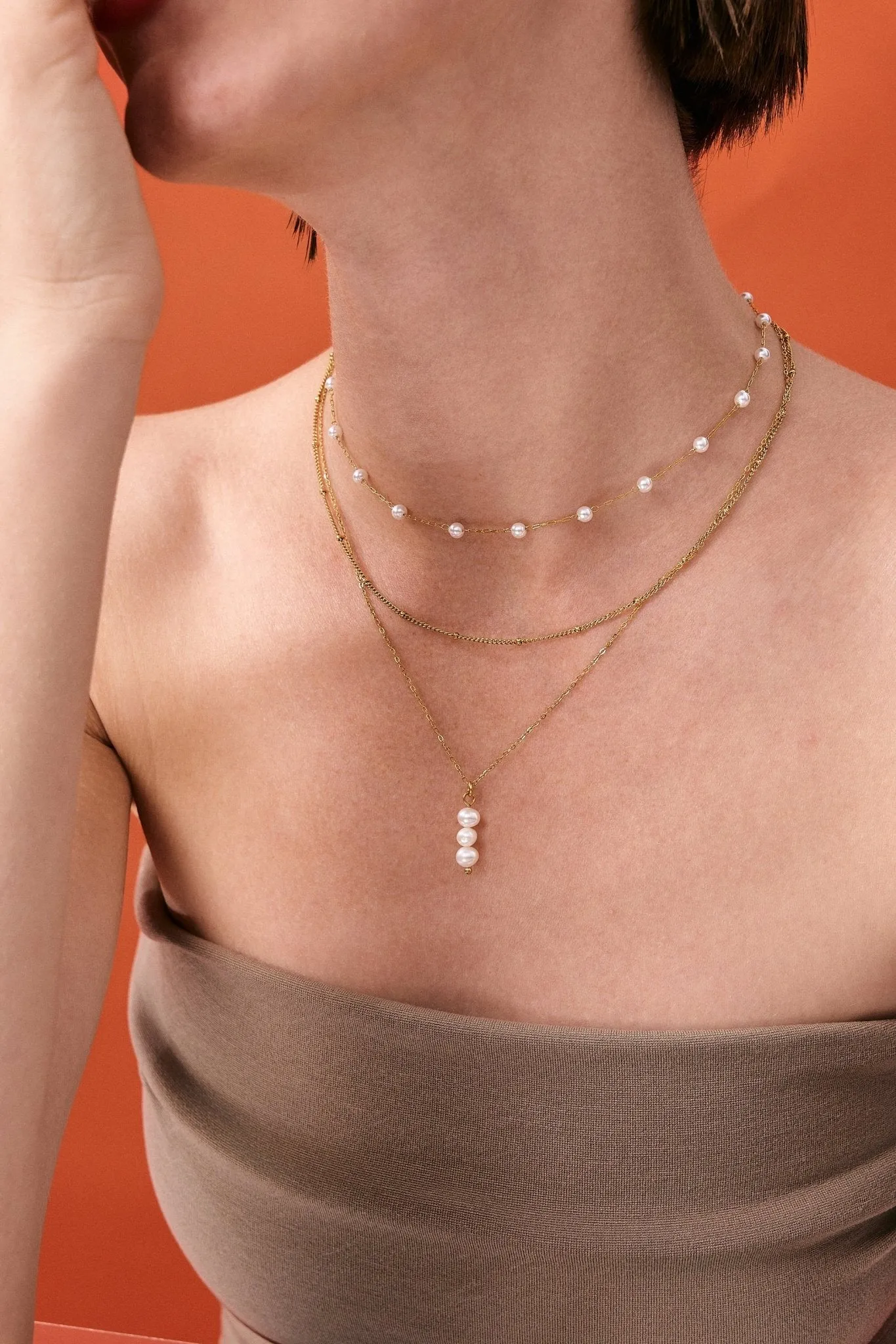 Faux Pearl Choker Necklace