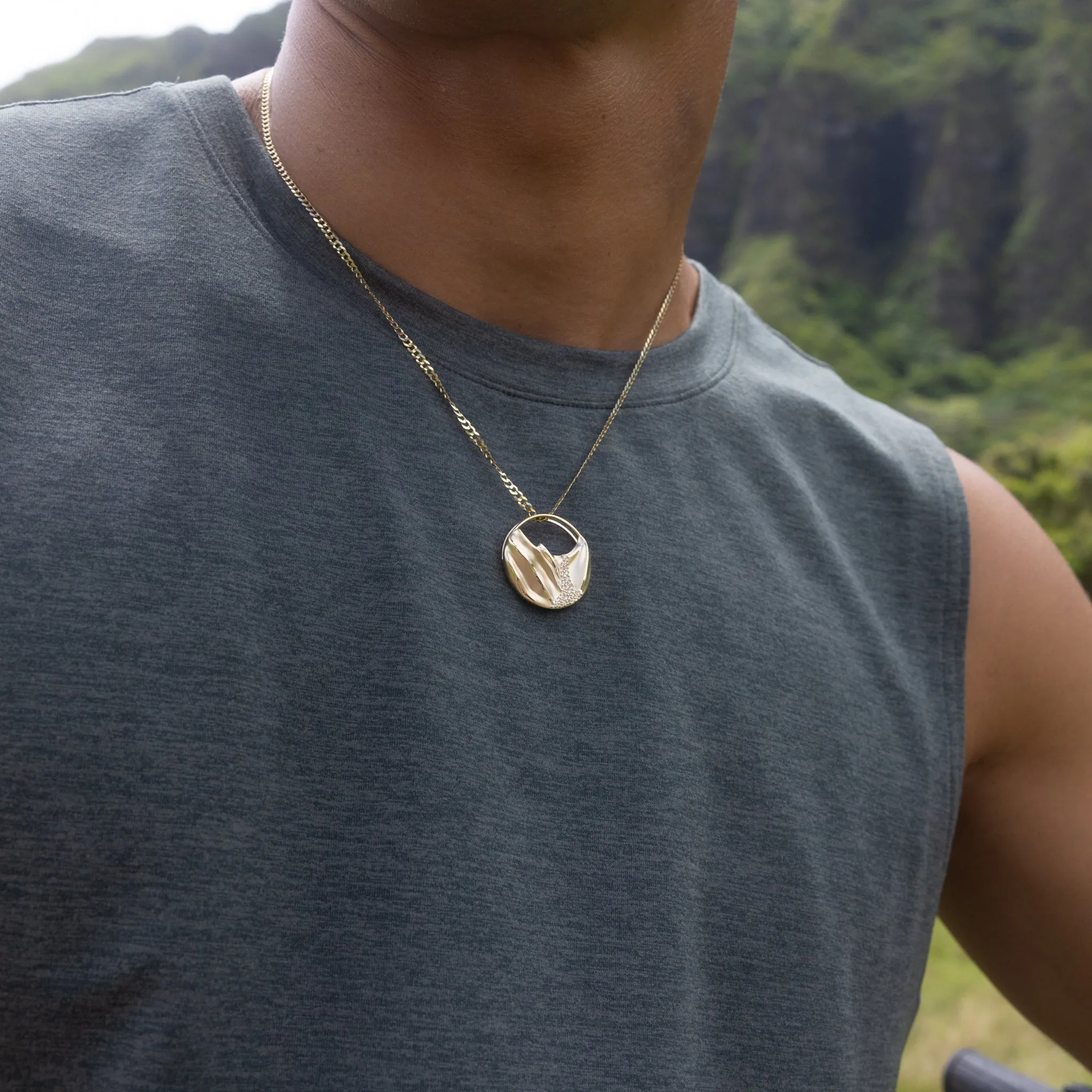 Koolau Waterfall Pendant in Gold with Diamonds - 26mm
