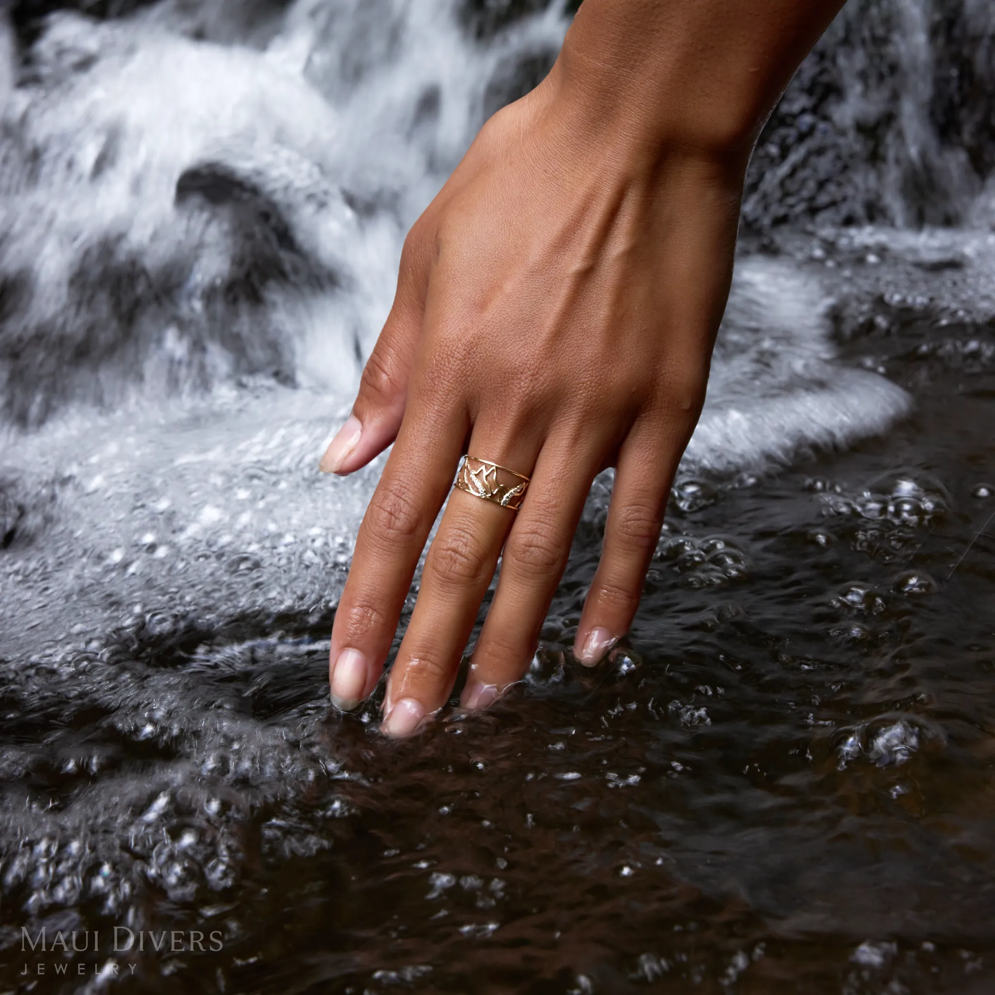 Koolau Waterfall Ring in Gold with Diamonds - 10mm