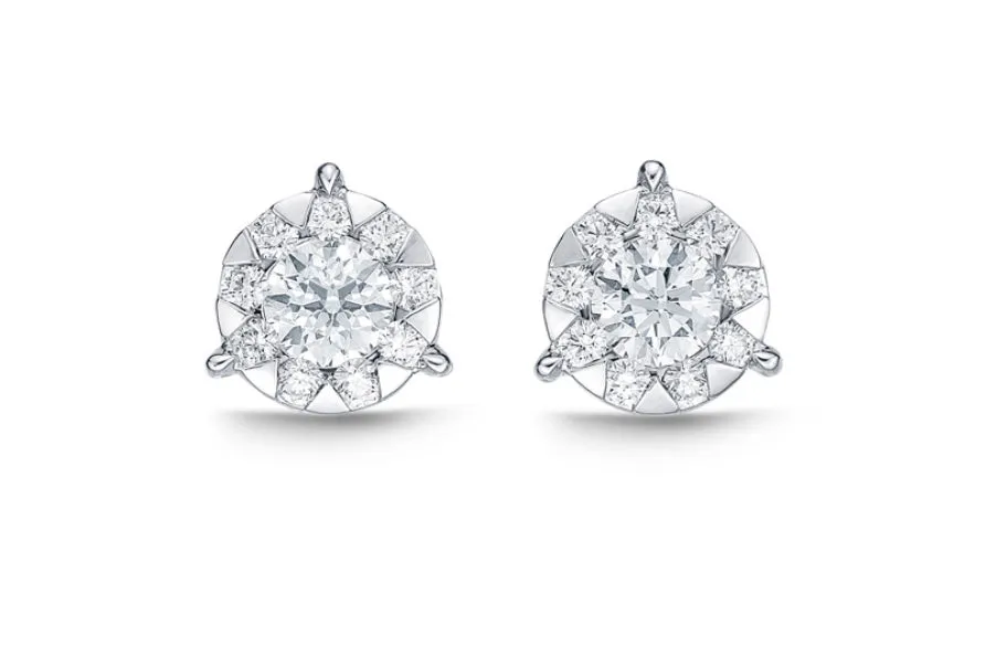 MEMOIRE-BOUQUET 3-PRONG STUDS 1.31-1.37CTW (.40 CENTERS)Bouquet 3-Prong Studs 1.33ctw approx. (.40 centers) FEBQ12600008W72000