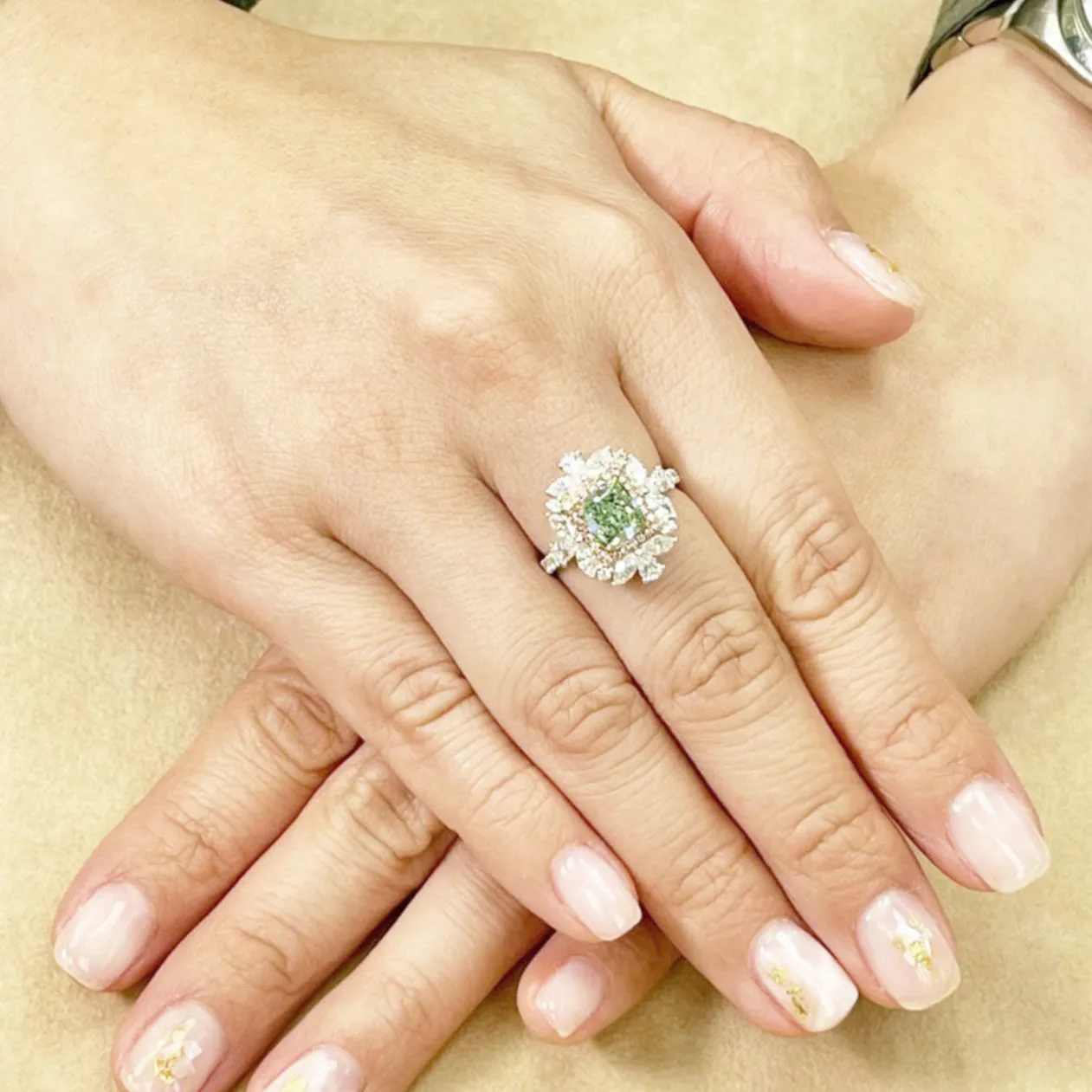 Post-1980s 18KT 1.53ct Natural Fancy grayish green Diamond Ring