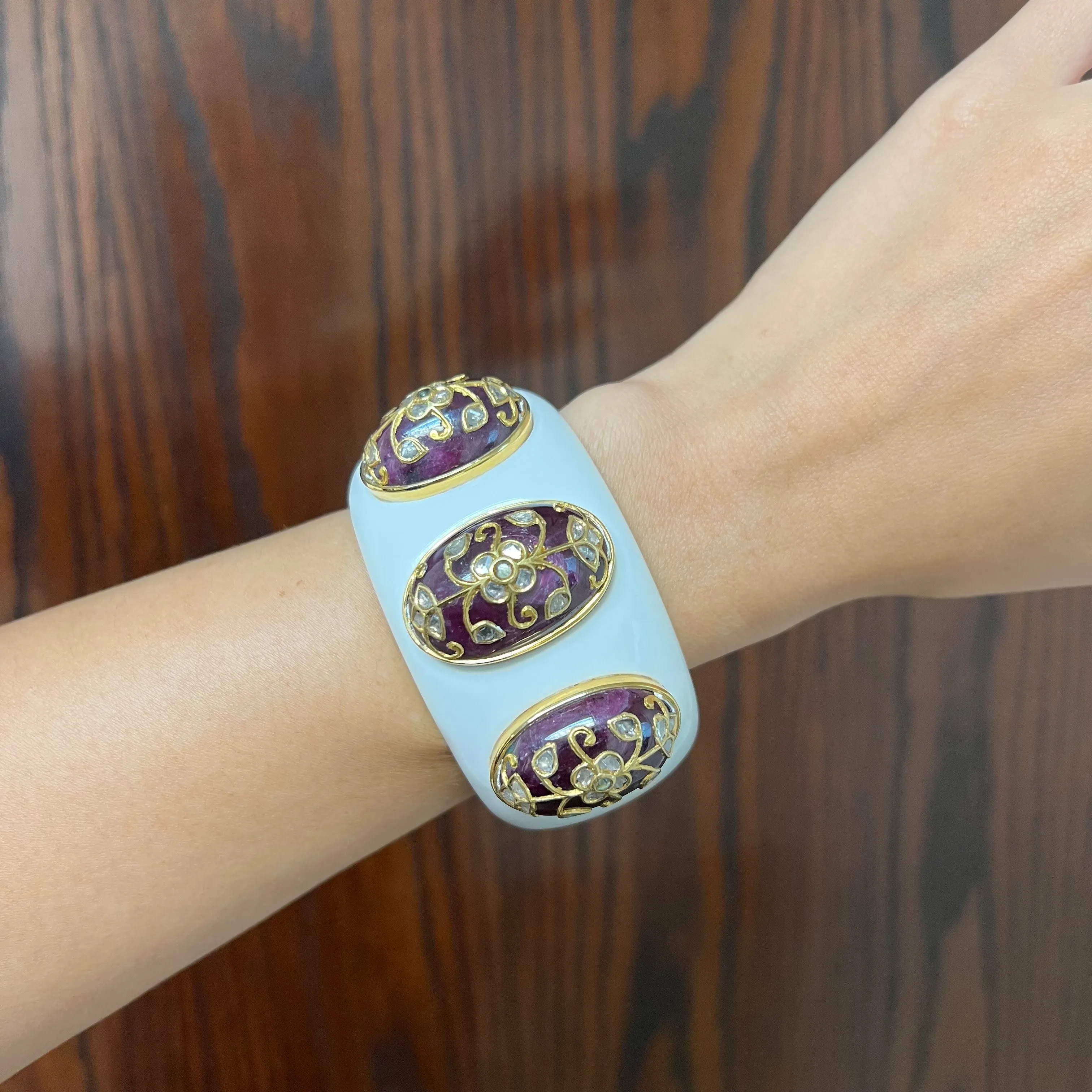 Post-1980s 18KT Yellow Gold Cocholong & Cabochon Ruby Cuff Bracelet