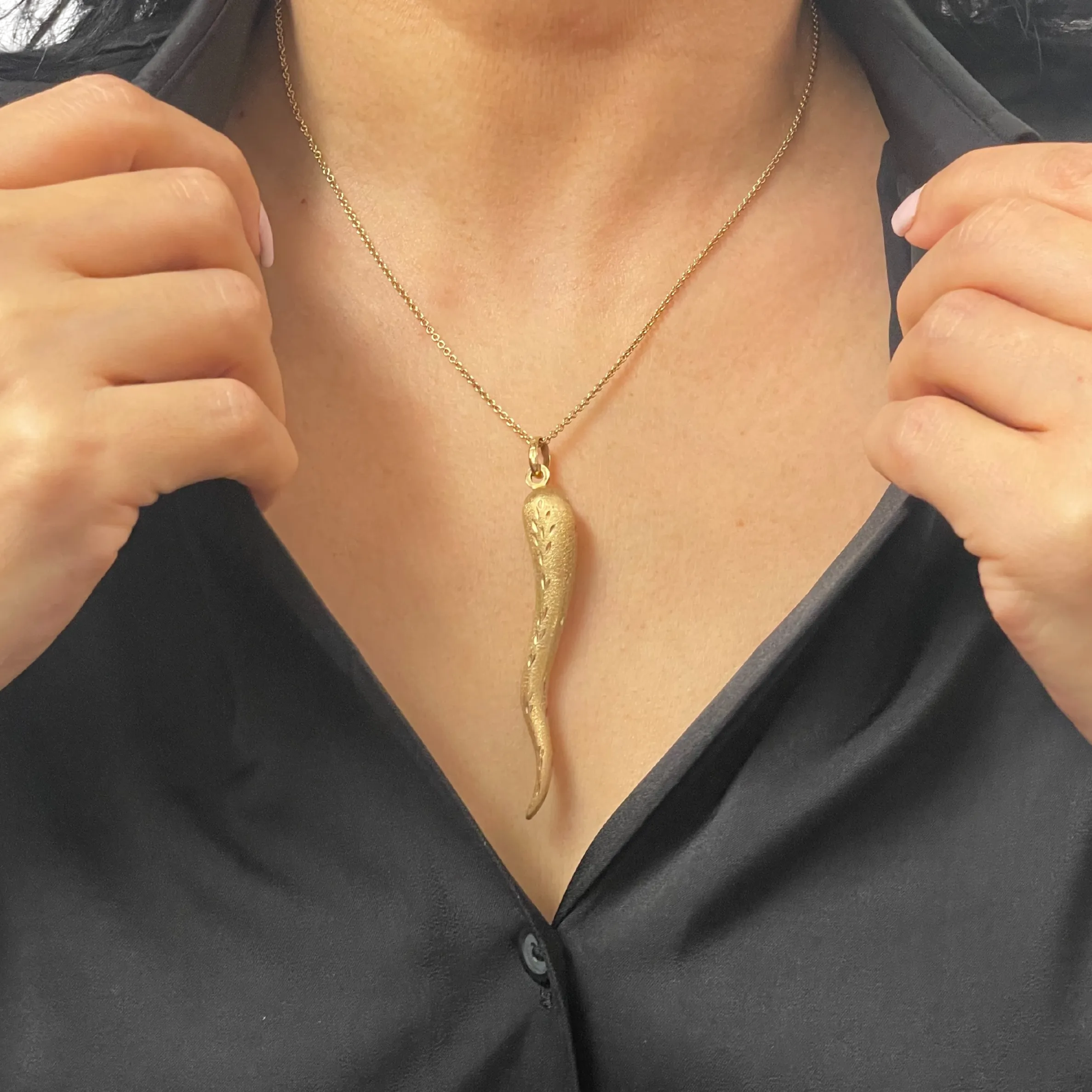 Vintage 10k Yellow Gold Horn Charm