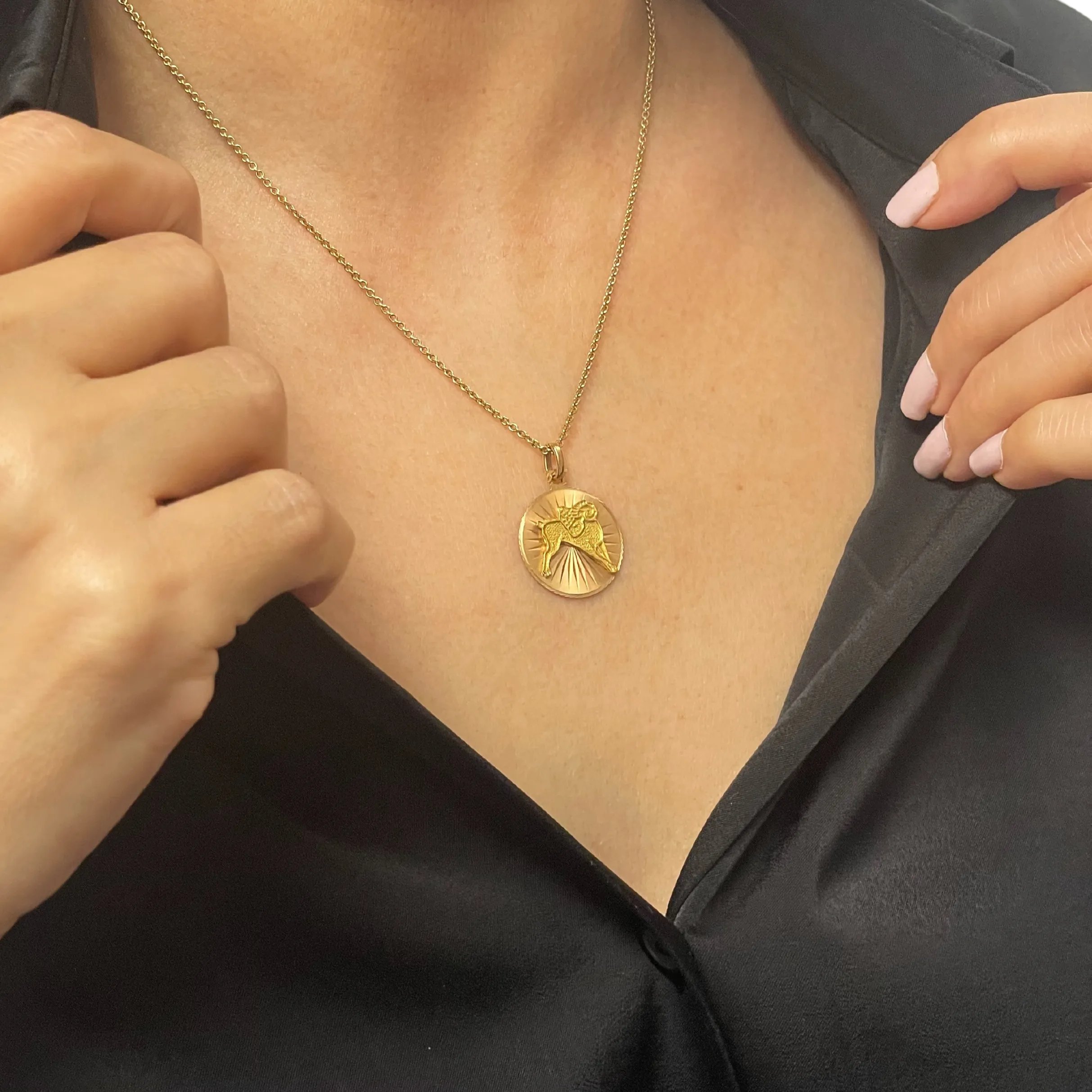 Vintage 18k Yellow Gold Aries Zodiac Charm