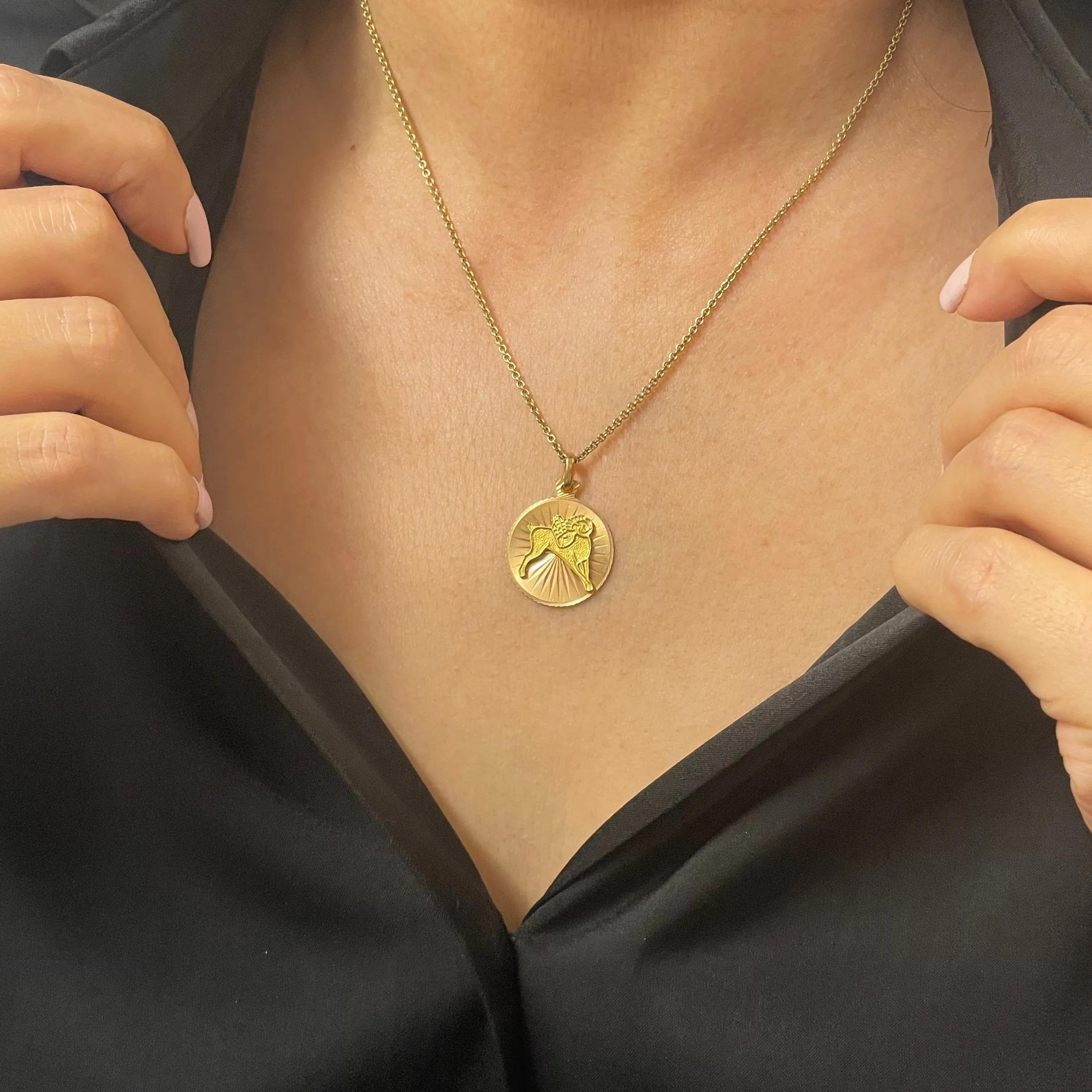 Vintage 18k Yellow Gold Aries Zodiac Charm