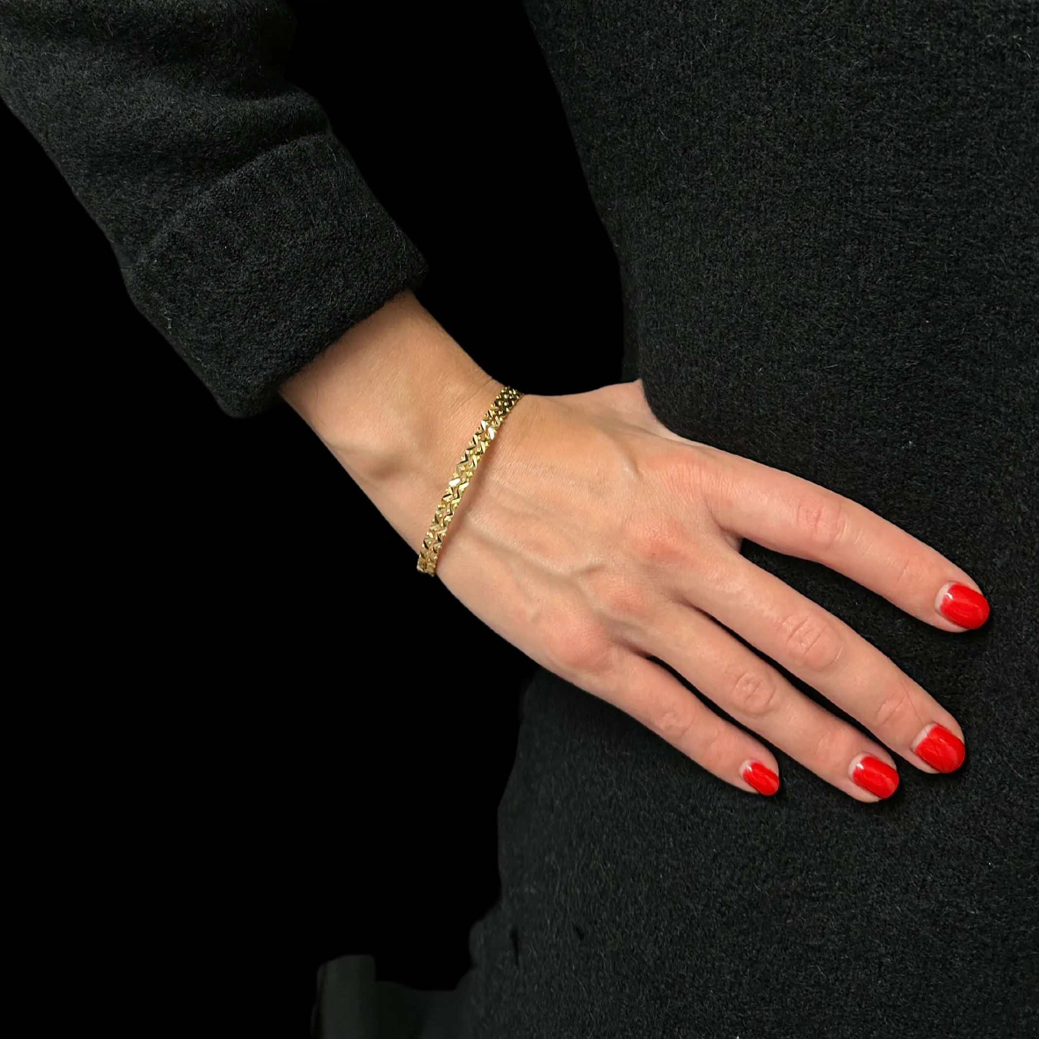 Vintage Egyptian 18K Gold Bangle Bracelet